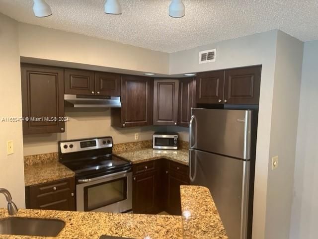 For Rent: $1,850 (1 beds, 1 baths, 743 Square Feet)