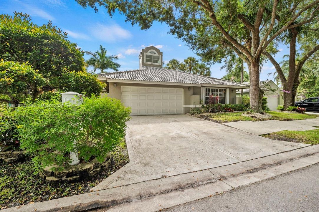 For Sale: $1,200,000 (3 beds, 3 baths, 2044 Square Feet)