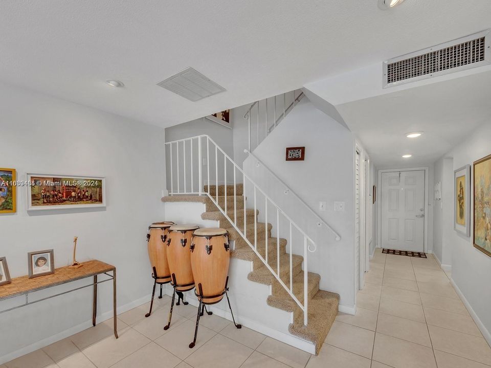 For Sale: $378,000 (3 beds, 2 baths, 1889 Square Feet)