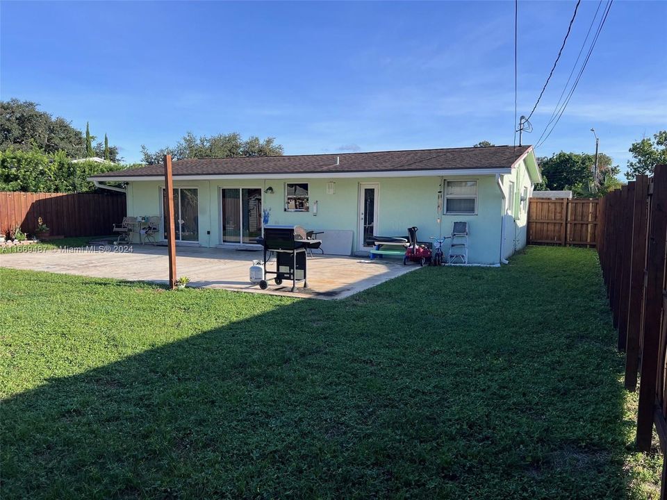 For Sale: $529,900 (3 beds, 2 baths, 1080 Square Feet)