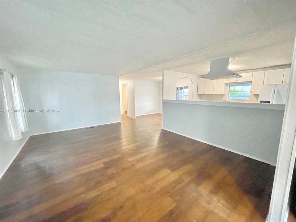 Hallway to bedroom & laundry room