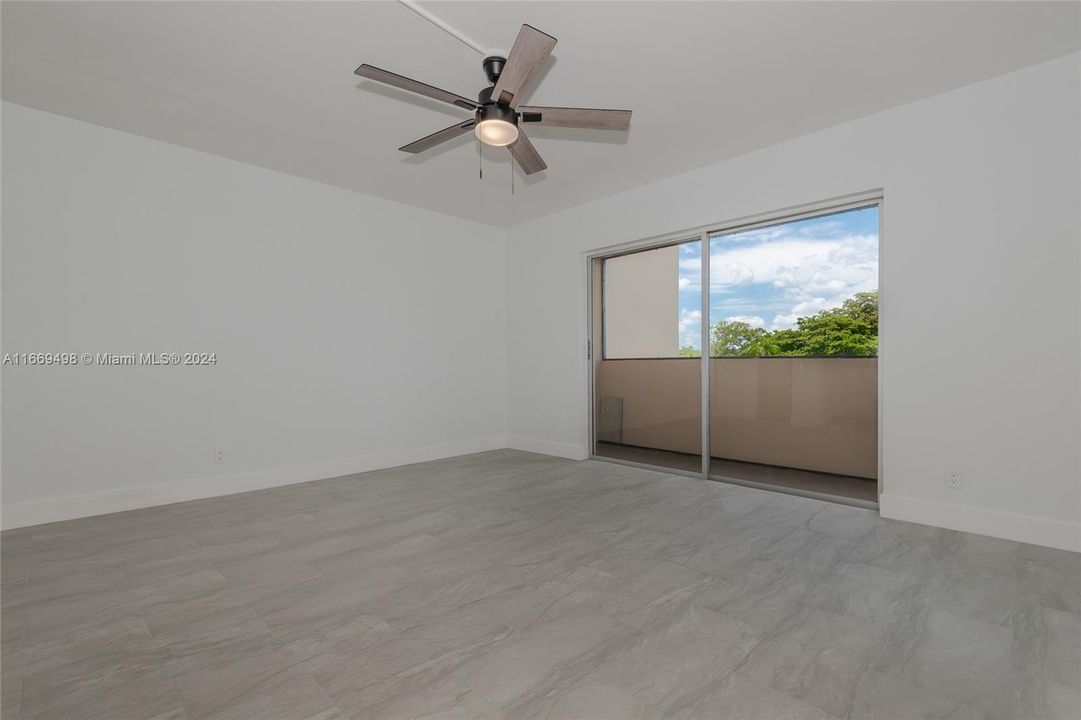 For Sale: $225,000 (2 beds, 2 baths, 1074 Square Feet)