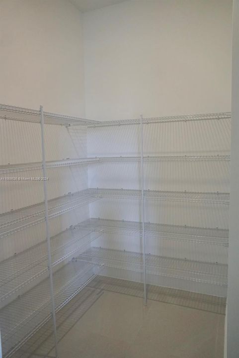 En Renta: $7,500 (4 camas, 3 baños, 3177 Pies cuadrados)