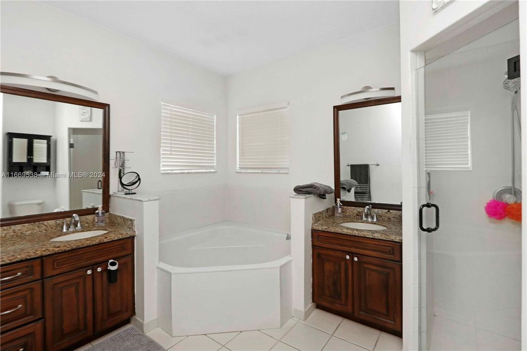 For Sale: $370,000 (3 beds, 2 baths, 1670 Square Feet)