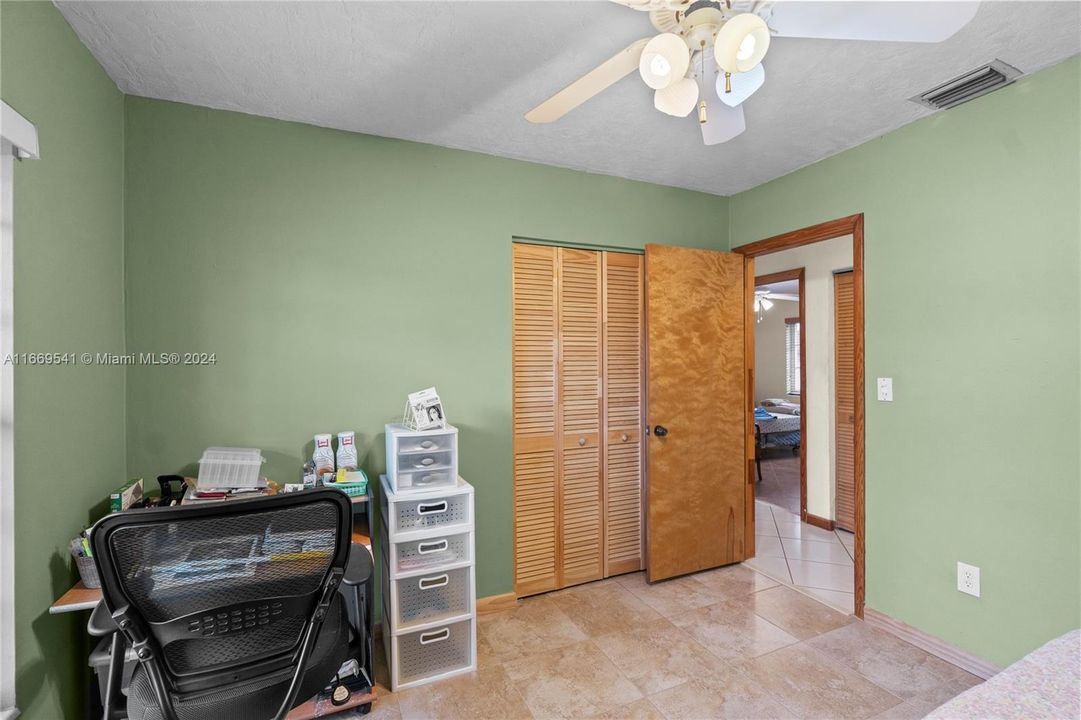 For Sale: $700,000 (3 beds, 2 baths, 1323 Square Feet)