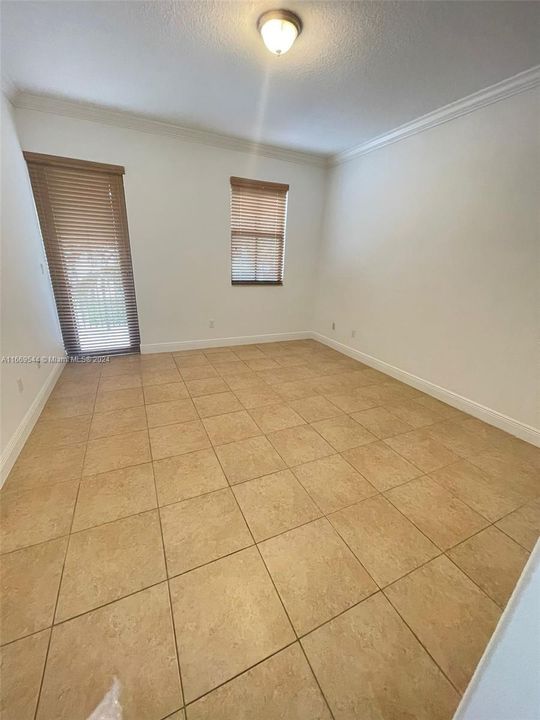 For Rent: $4,300 (3 beds, 2 baths, 1654 Square Feet)