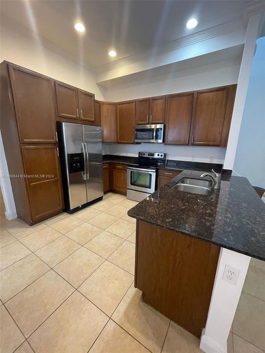 For Rent: $4,300 (3 beds, 2 baths, 1654 Square Feet)