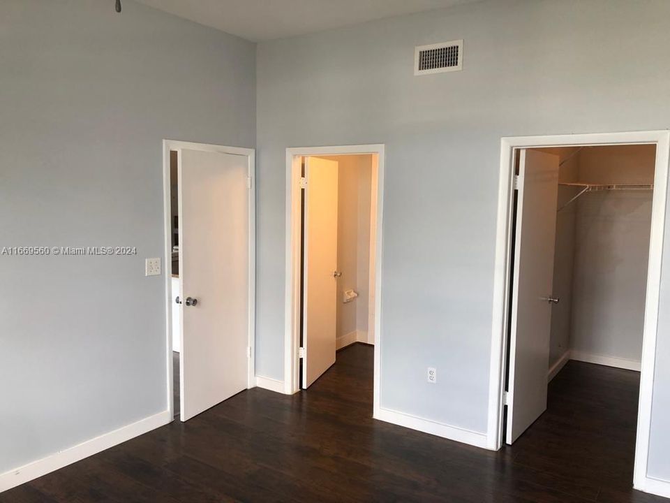 For Rent: $2,200 (2 beds, 2 baths, 830 Square Feet)