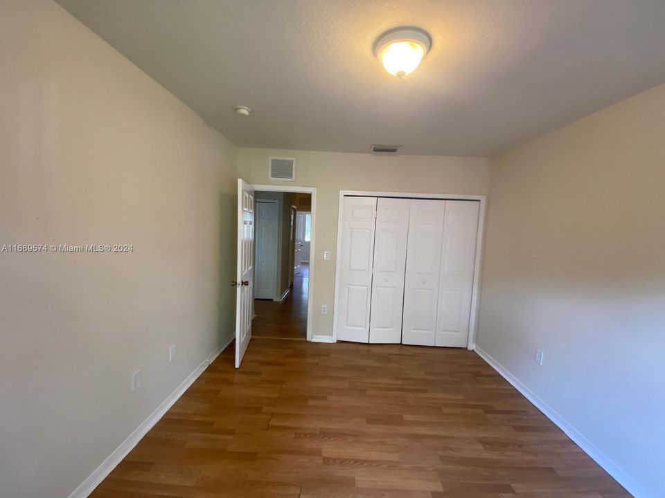 For Rent: $2,600 (3 beds, 2 baths, 1527 Square Feet)