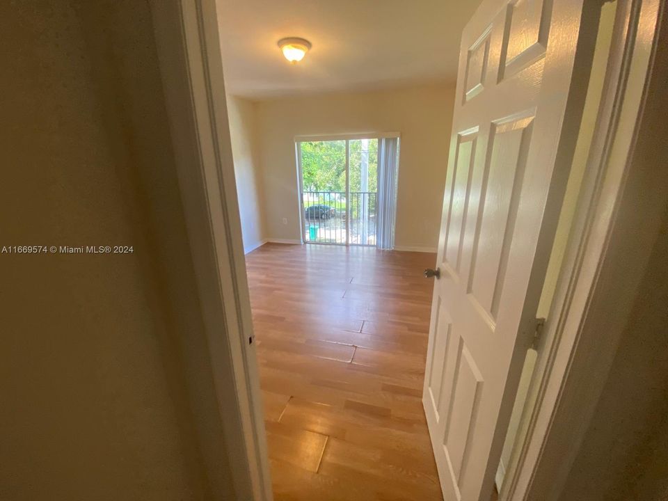 For Rent: $2,600 (3 beds, 2 baths, 1527 Square Feet)