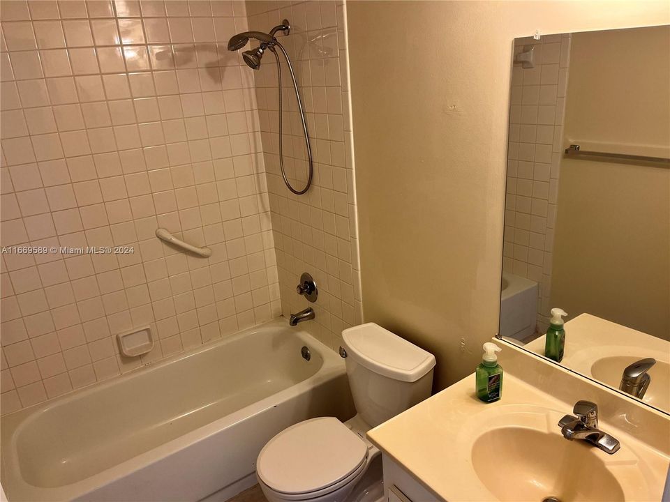 For Rent: $1,580 (1 beds, 1 baths, 685 Square Feet)