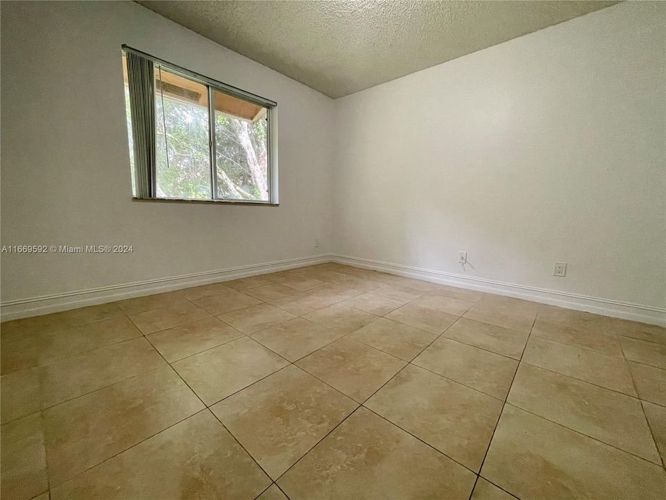 For Rent: $2,800 (3 beds, 2 baths, 1515 Square Feet)