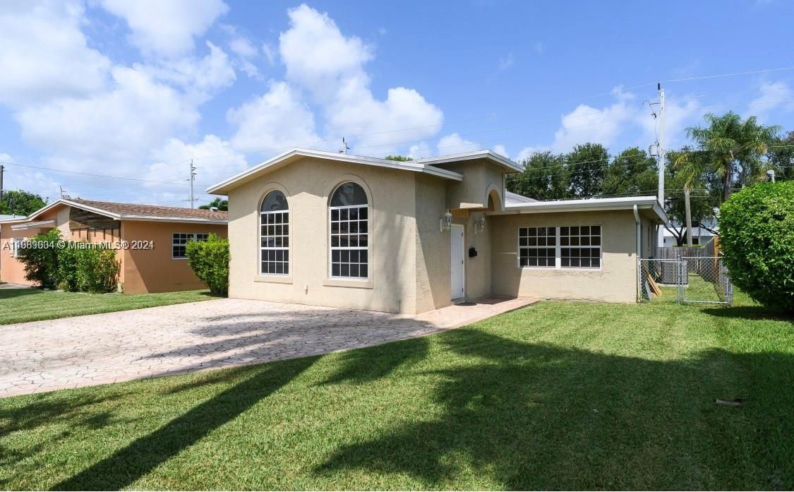 For Sale: $572,000 (3 beds, 2 baths, 1408 Square Feet)