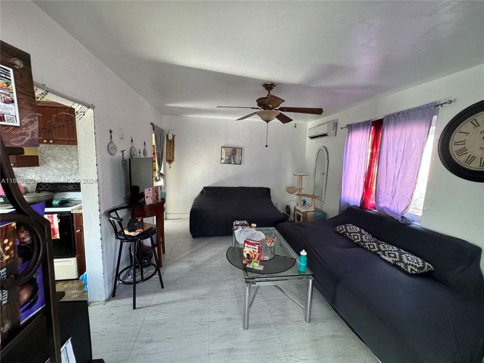 For Sale: $380,000 (2 beds, 1 baths, 780 Square Feet)