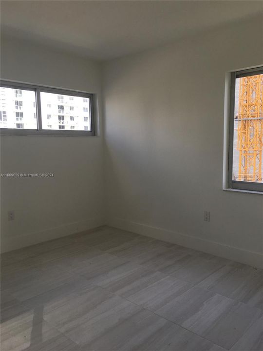 For Rent: $2,250 (1 beds, 1 baths, 725 Square Feet)