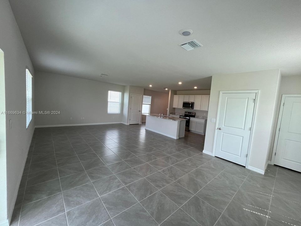 For Rent: $3,300 (4 beds, 2 baths, 0 Square Feet)