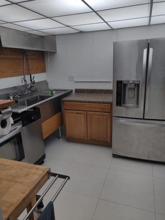 For Sale: $450,000 (1 beds, 2 baths, 1200 Square Feet)