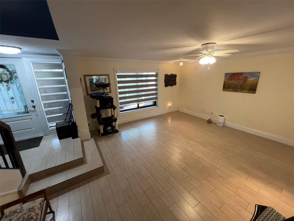 En Venta: $505,000 (3 camas, 2 baños, 1672 Pies cuadrados)