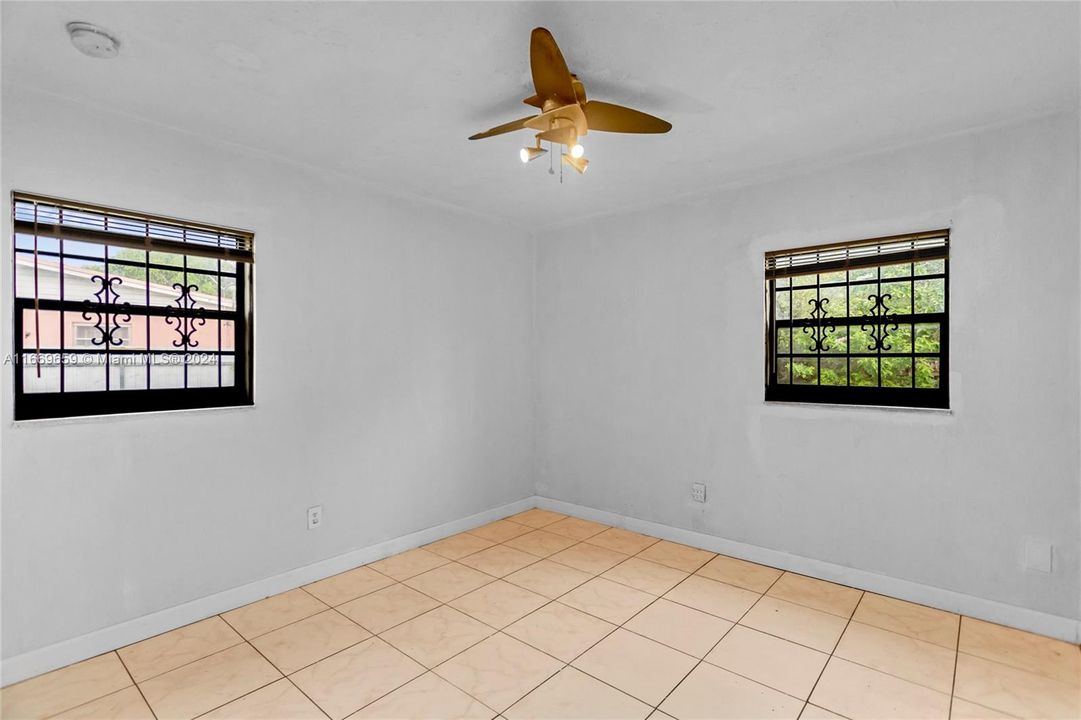 For Sale: $495,000 (3 beds, 1 baths, 1096 Square Feet)