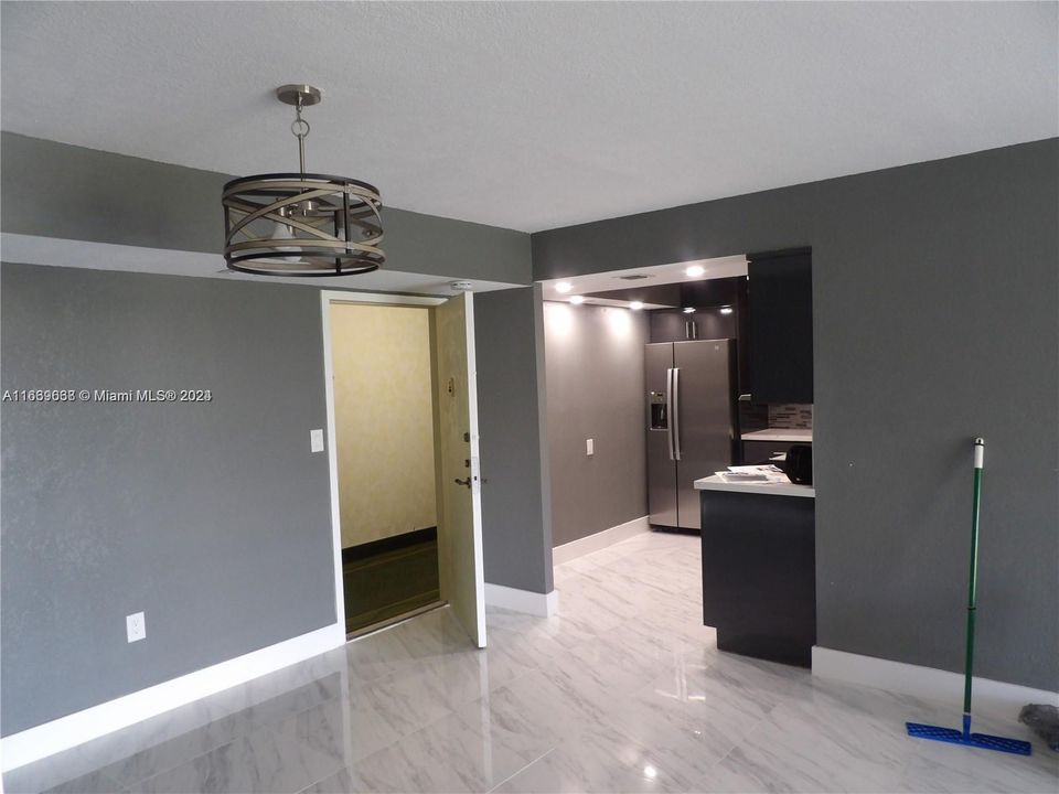 For Sale: $284,900 (2 beds, 2 baths, 980 Square Feet)