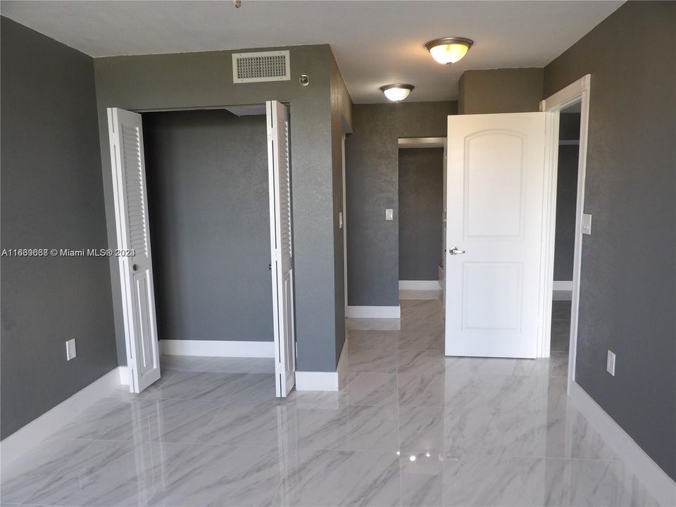 For Sale: $284,900 (2 beds, 2 baths, 980 Square Feet)