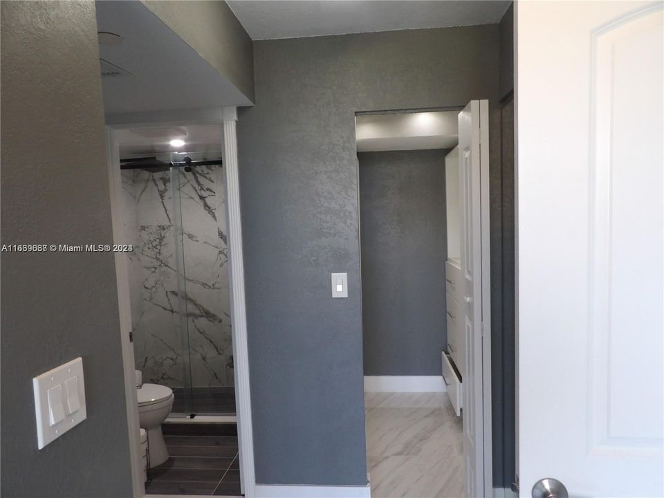 For Sale: $284,900 (2 beds, 2 baths, 980 Square Feet)