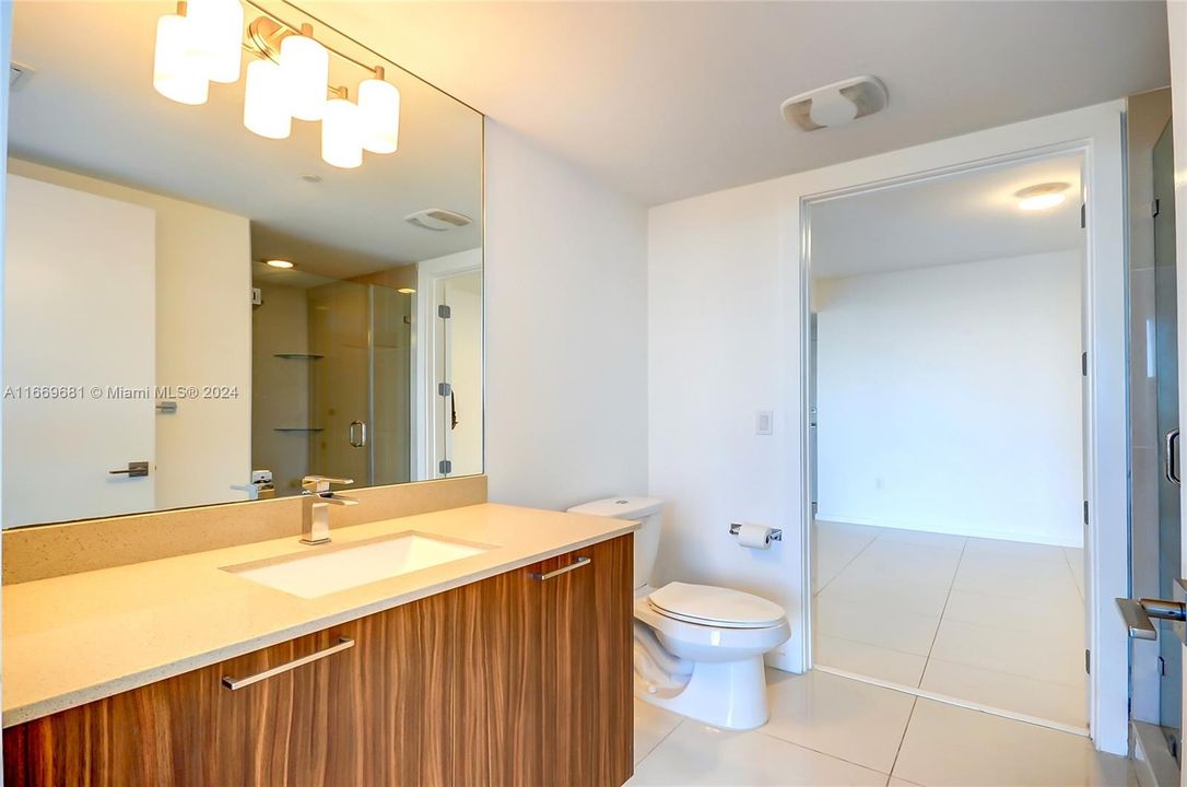 For Sale: $569,500 (2 beds, 2 baths, 1052 Square Feet)