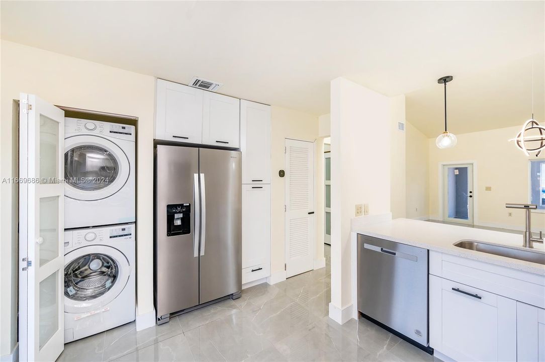 For Sale: $529,000 (2 beds, 2 baths, 1115 Square Feet)