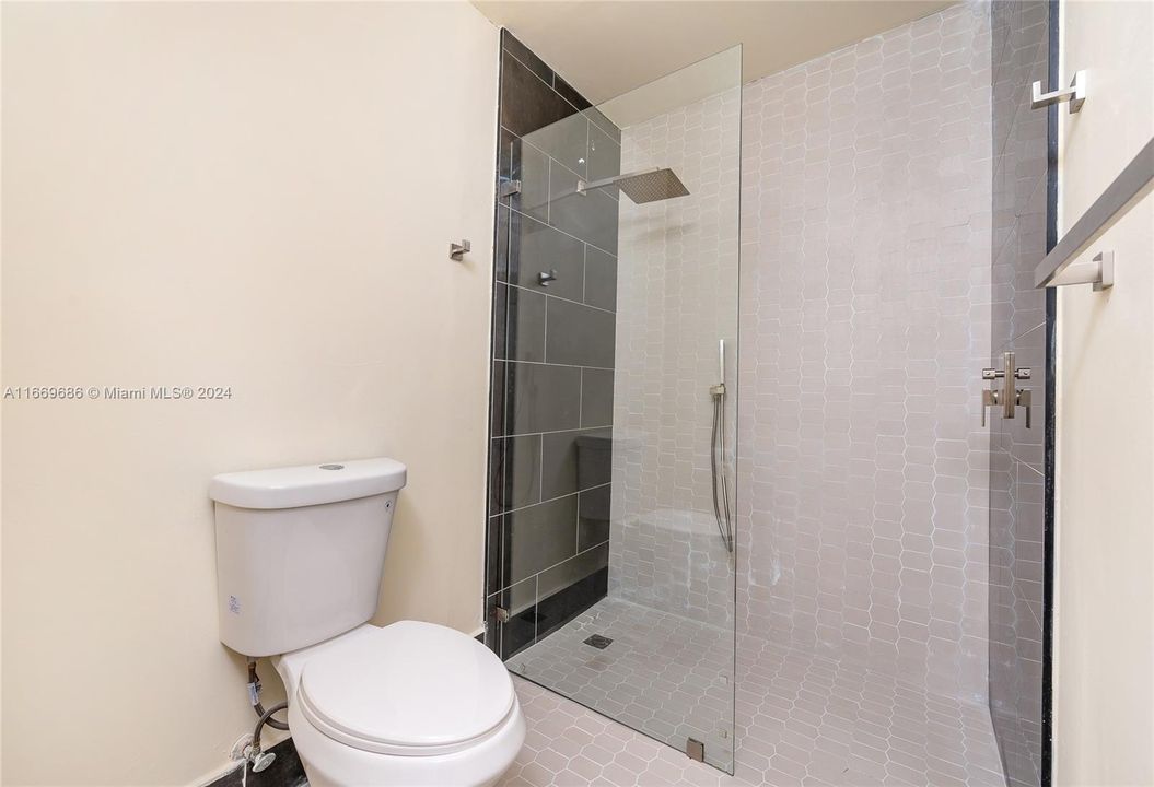 For Sale: $529,000 (2 beds, 2 baths, 1115 Square Feet)