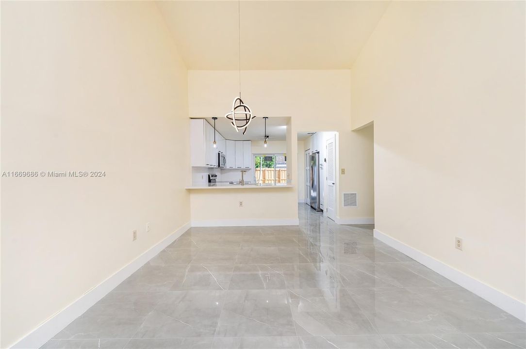 For Sale: $529,000 (2 beds, 2 baths, 1115 Square Feet)