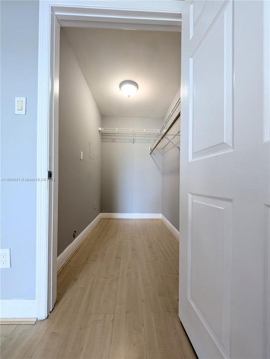 Walk-in Closet Master Bedroom