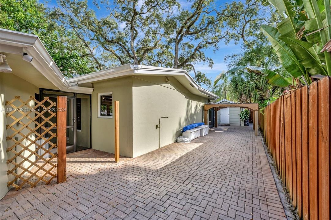 Paver driveway & patio