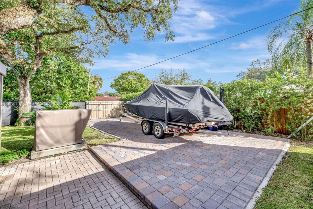 Paver driveway & patio