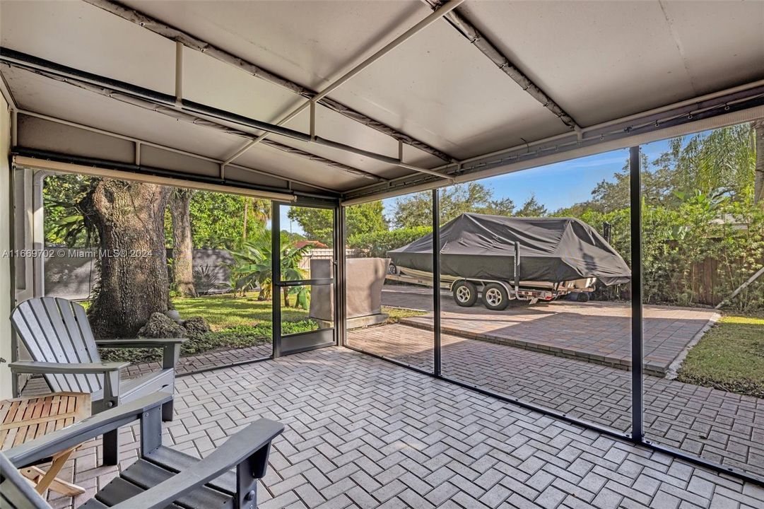 Shade pergola for outdoor entertaining