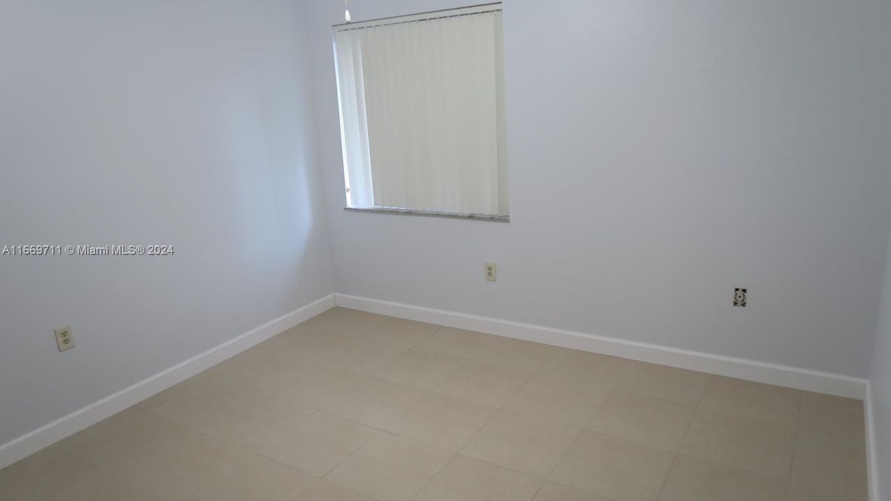 For Rent: $3,200 (3 beds, 2 baths, 1341 Square Feet)