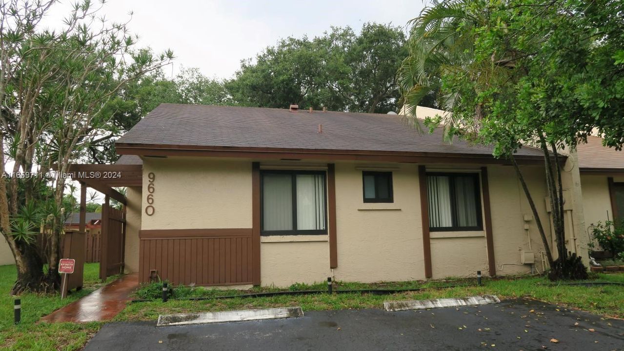 For Rent: $3,200 (3 beds, 2 baths, 1341 Square Feet)