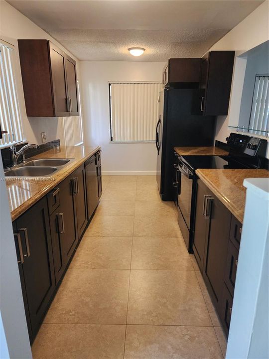 For Rent: $3,200 (3 beds, 2 baths, 1341 Square Feet)