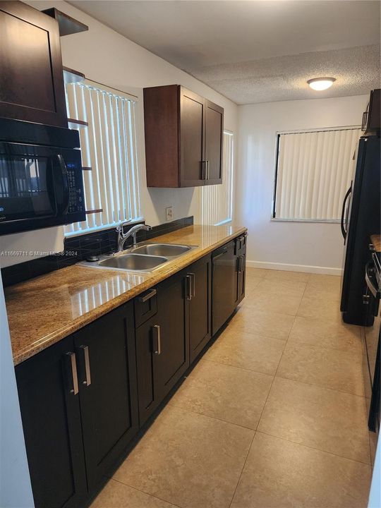 For Rent: $3,200 (3 beds, 2 baths, 1341 Square Feet)