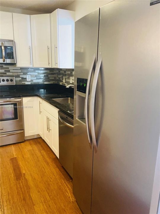 For Sale: $285,000 (2 beds, 2 baths, 1020 Square Feet)