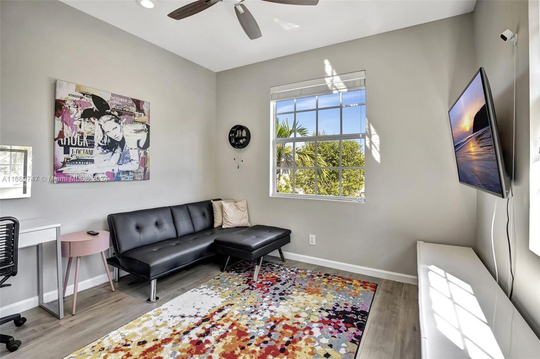 For Sale: $485,000 (3 beds, 2 baths, 1580 Square Feet)