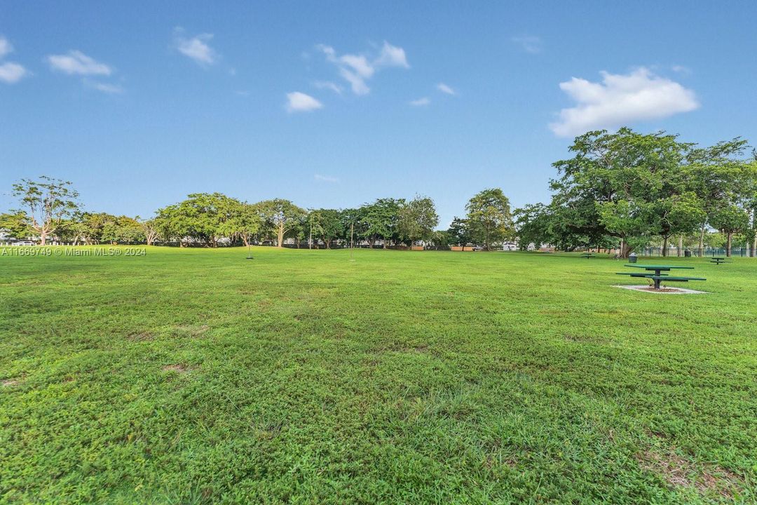 For Sale: $620,000 (3 beds, 2 baths, 1425 Square Feet)