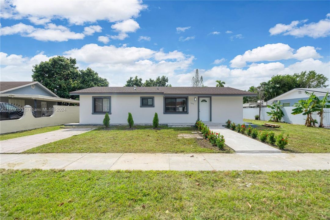 For Sale: $560,000 (3 beds, 2 baths, 1196 Square Feet)