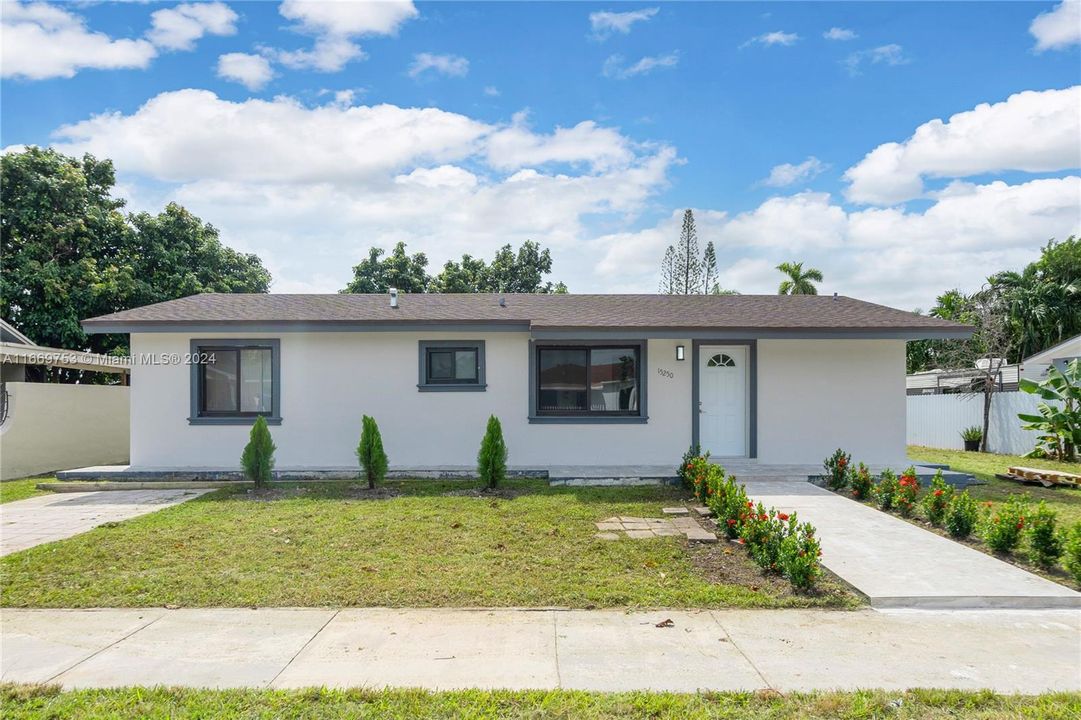 For Sale: $560,000 (3 beds, 2 baths, 1196 Square Feet)