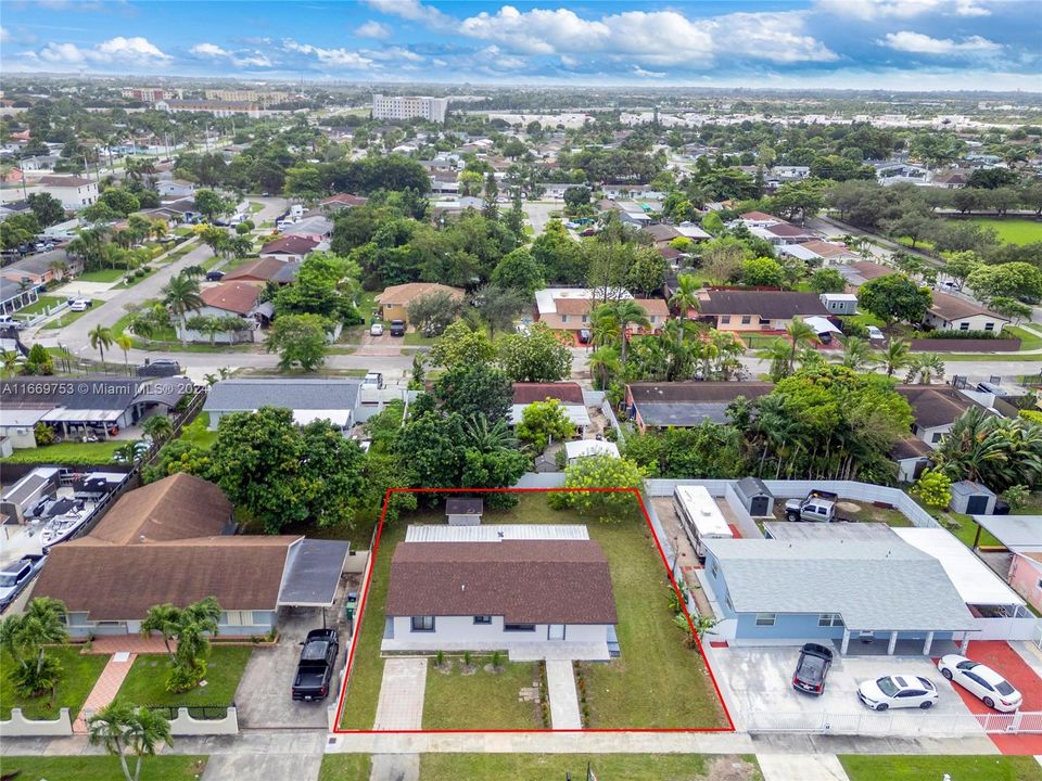 For Sale: $560,000 (3 beds, 2 baths, 1196 Square Feet)