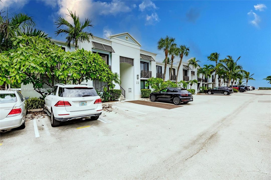 For Sale: $1,150,000 (2 beds, 2 baths, 1264 Square Feet)