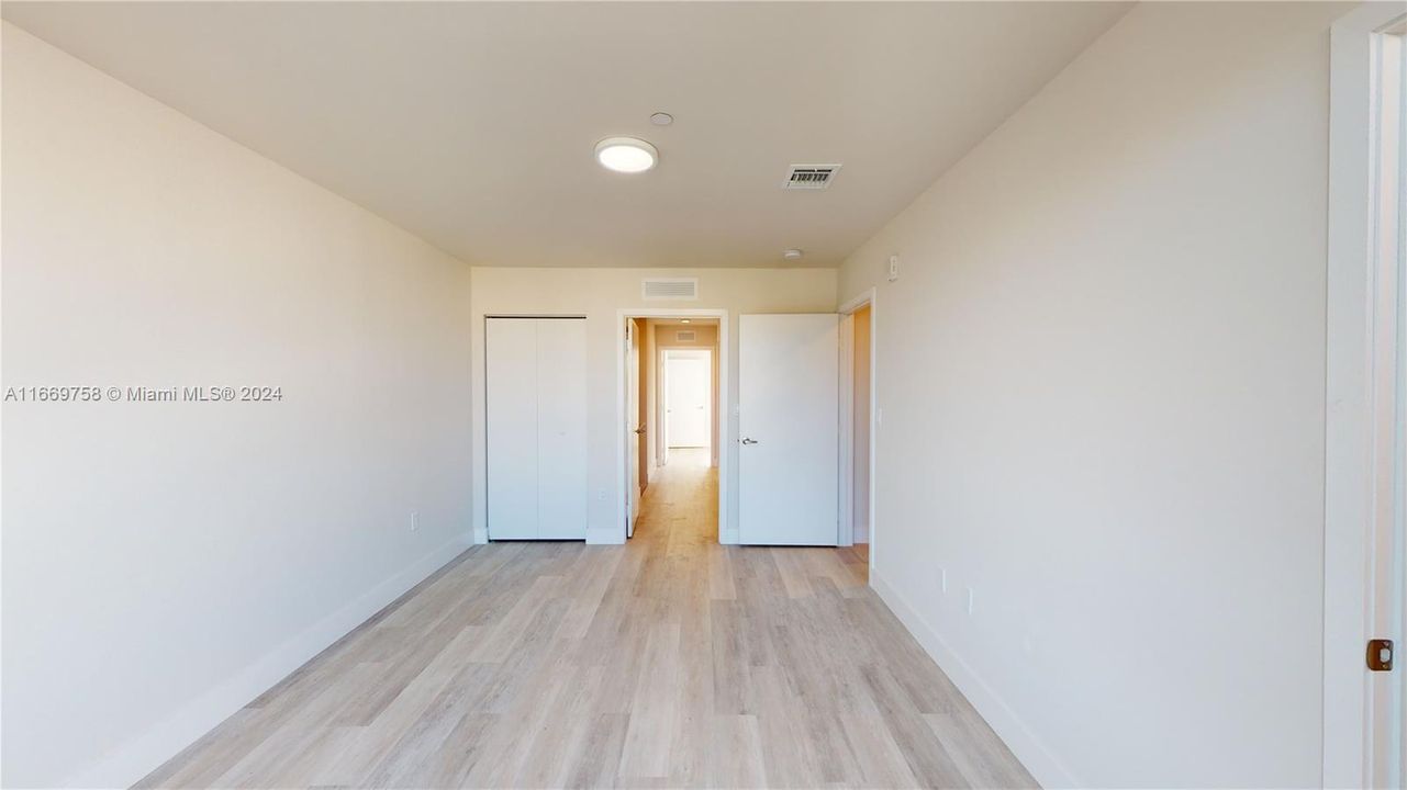 For Sale: $470,000 (2 beds, 2 baths, 1273 Square Feet)