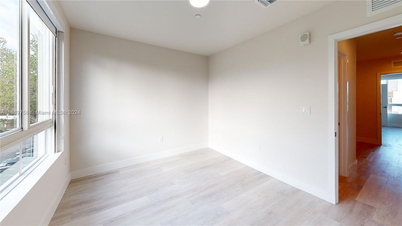 For Sale: $470,000 (2 beds, 2 baths, 1273 Square Feet)