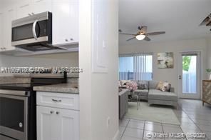 For Rent: $3,850 (2 beds, 1 baths, 875 Square Feet)