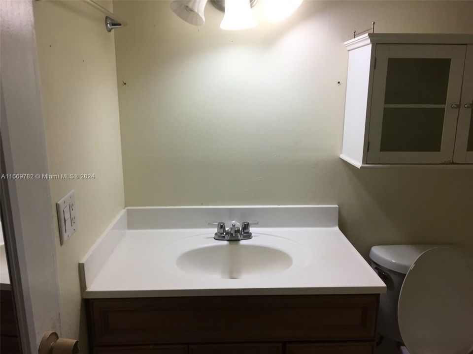 For Rent: $1,400 (1 beds, 1 baths, 600 Square Feet)