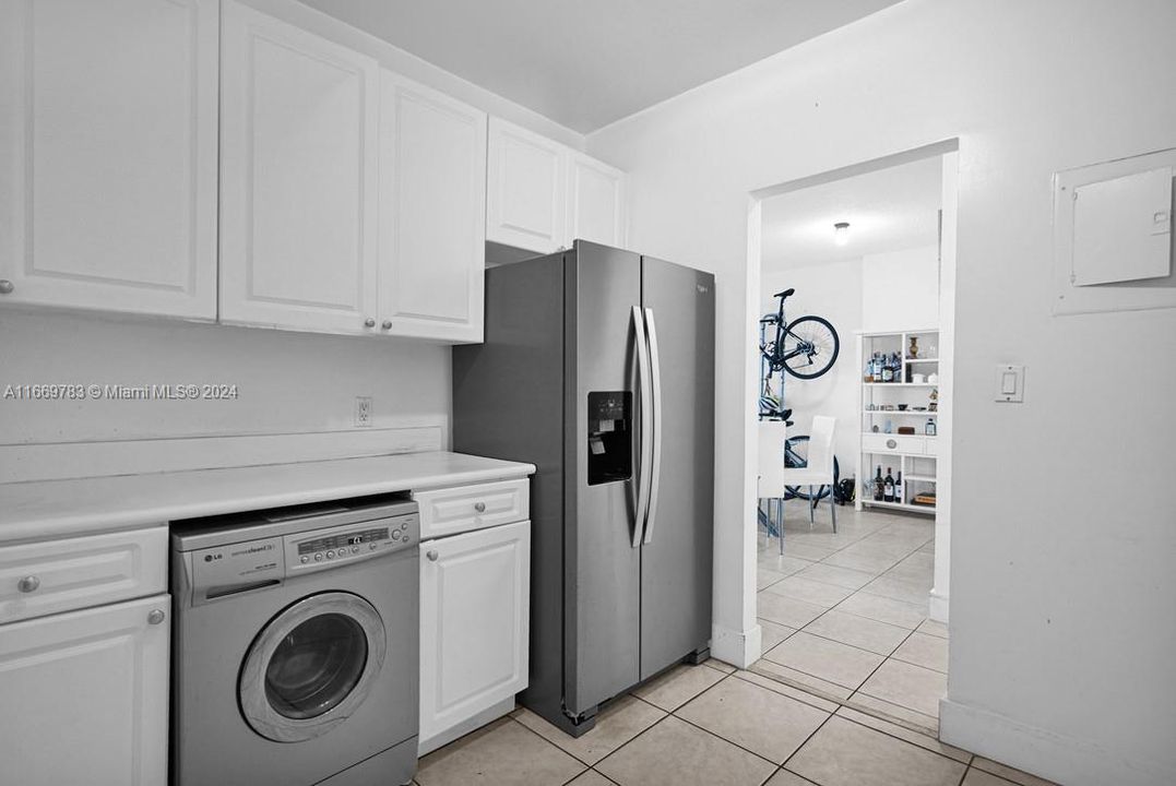 For Sale: $370,000 (2 beds, 2 baths, 1178 Square Feet)